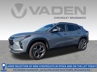 New 2025 Chevrolet Trax LT w/ Driver Confidence Package video 1