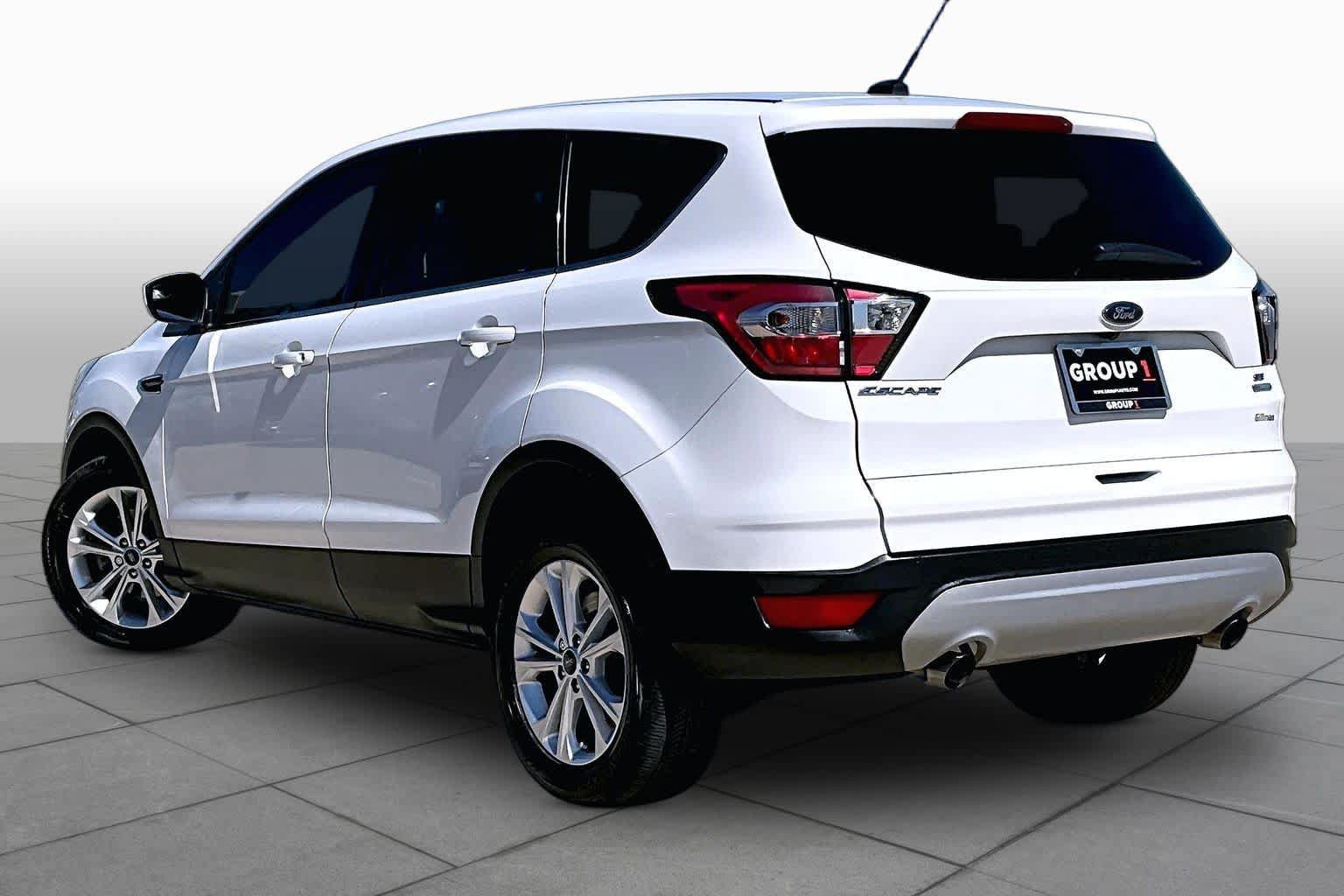 Used 2017 Ford Escape SE FWD image 12