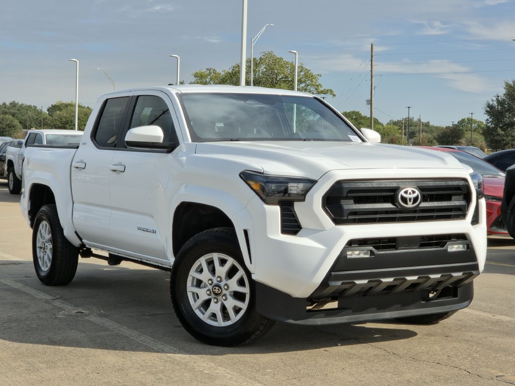 Used 2024 Toyota Tacoma SR5 AWD/4WD image 2
