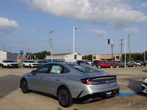 New 2026 Hyundai Sonata Limited FWD image 5