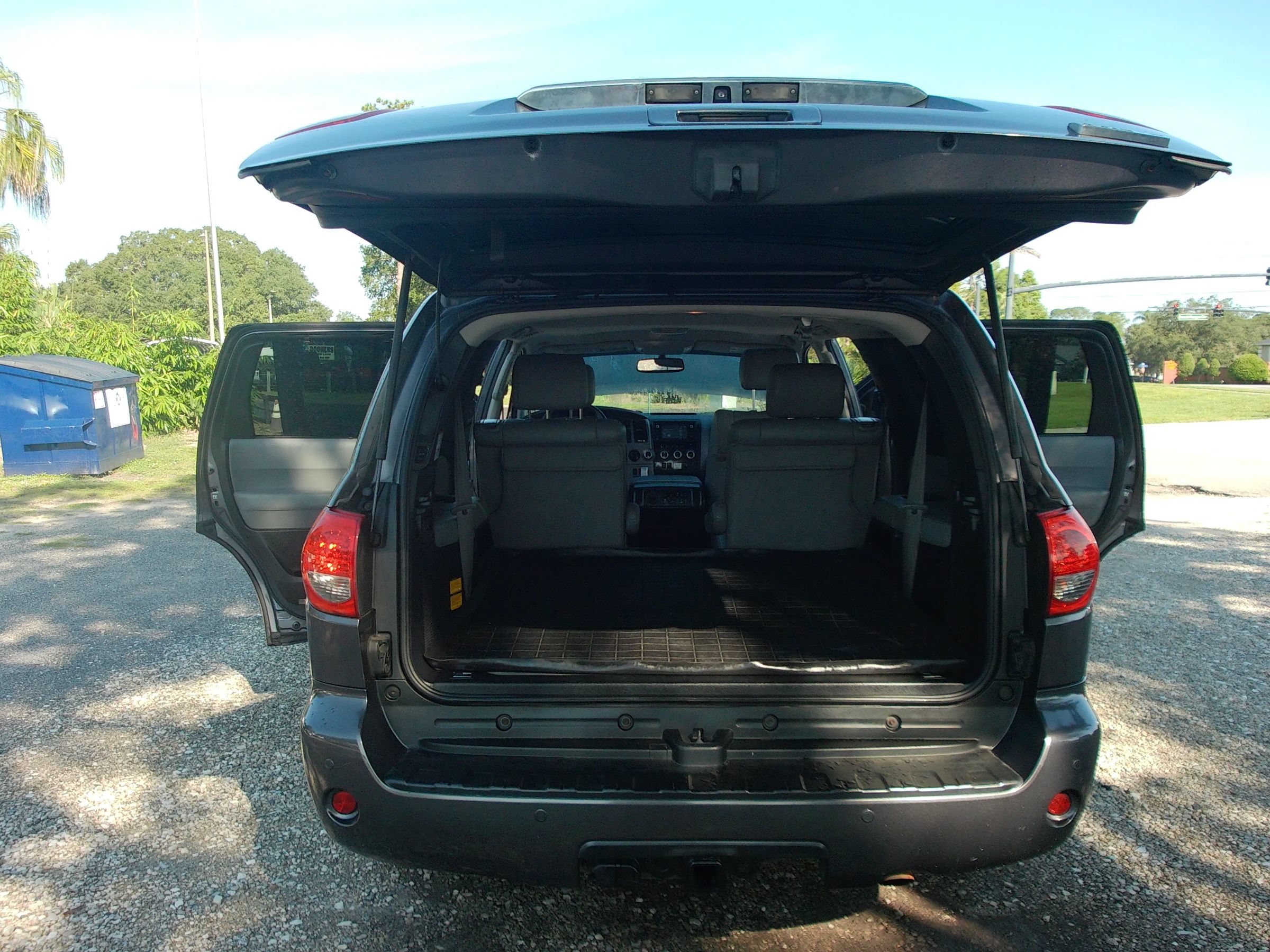 Used 2014 Toyota Sequoia Limited RWD image 33