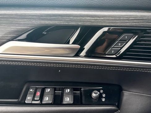 Used 2024 Jeep Wagoneer Series II w/ Flexible Seating Group AWD/4WD image 60