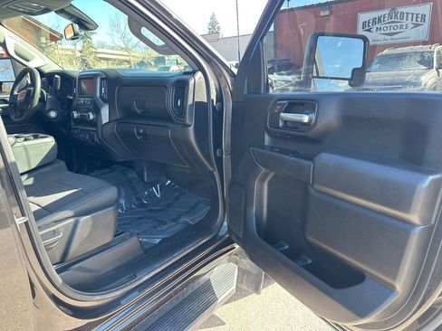 Used 2021 GMC Sierra 3500 4x4 Crew Cab w/ Gooseneck/5TH Wheel Package image 14