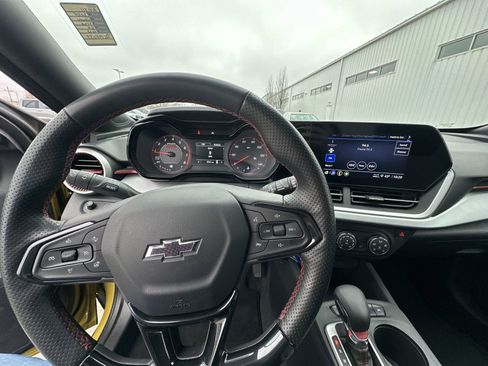 Used 2024 Chevrolet Trax RS w/ Driver Confidence Package image 11