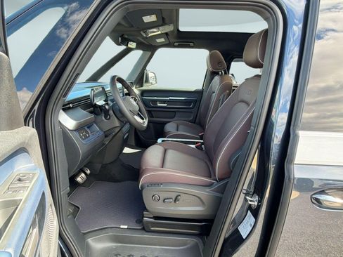 New 2025 Volkswagen ID. Buzz Pro S Plus image 5