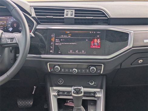 Used 2024 Audi Q3 2.0T Premium Plus image 19