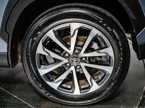 Certified 2023 Toyota Corolla Cross XLE image 11