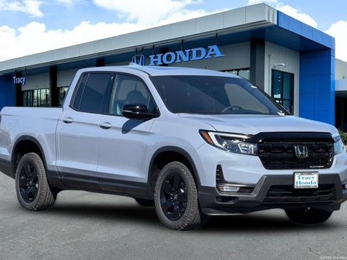 New 2026 Honda Ridgeline Black Edition image 2