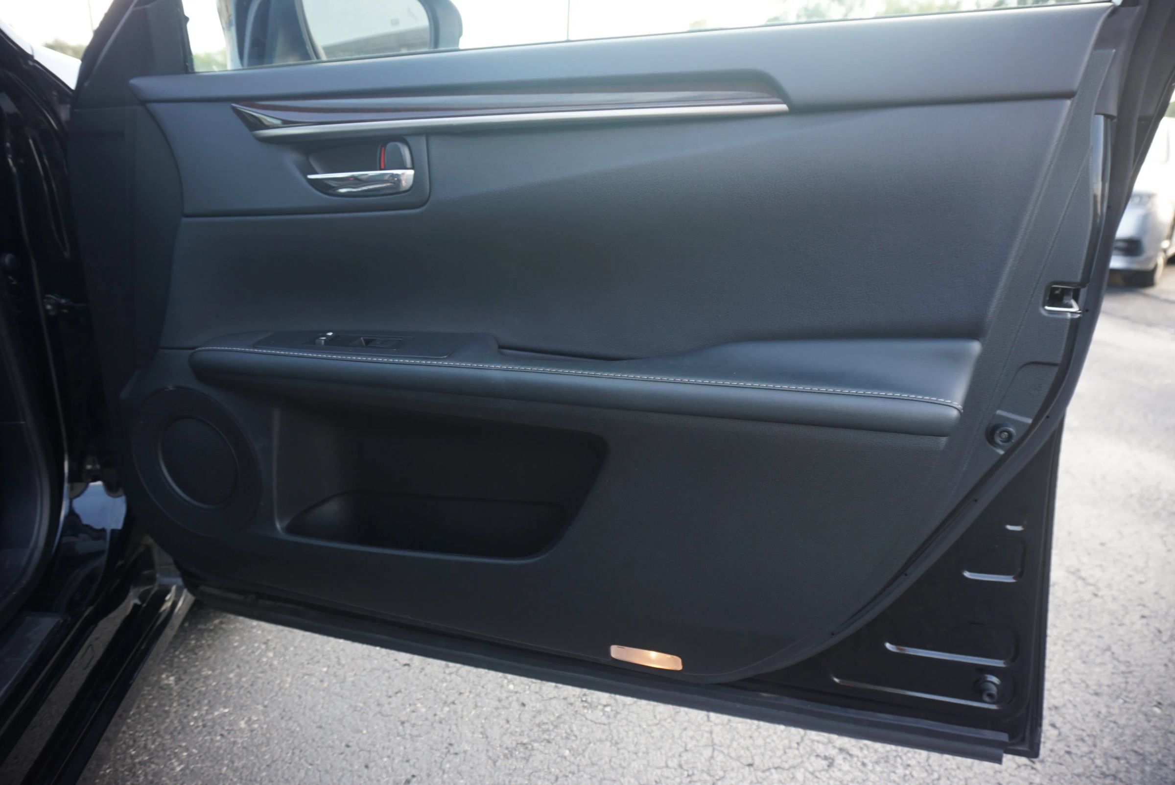 Used 2014 Lexus ES 350 w/ Luxury Package FWD image 26