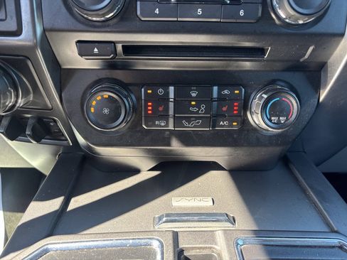 Used 2018 Ford F150 XLT w/ Equipment Group 302A Luxury AWD/4WD image 43