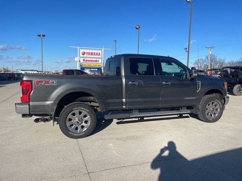 Used 2019 Ford F250 Lariat w/ Lariat Ultimate Package image 3