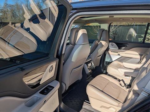 Used 2023 Lincoln Aviator Reserve w/ Equipment Group 201A image 27