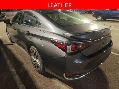 Used 2024 Lexus ES 300h 300h Luxury w/ Technology Package image 4