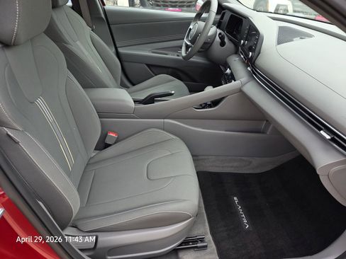 Certified 2025 Hyundai Elantra Sport FWD image 12
