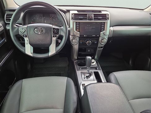 Used 2022 Toyota 4Runner SR5 Premium w/ Moonroof Package AWD/4WD image 11