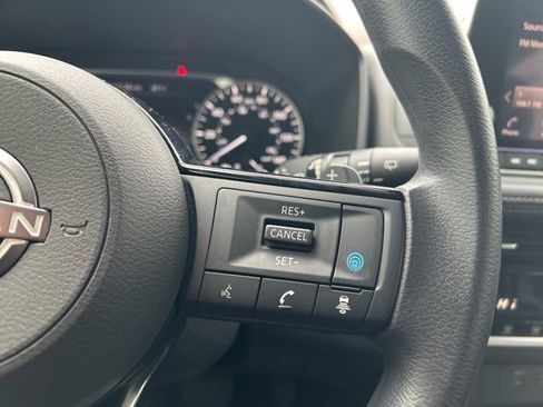 Used 2022 Nissan Rogue SV image 22