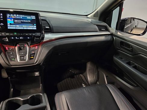 Used 2023 Honda Odyssey Sport image 11