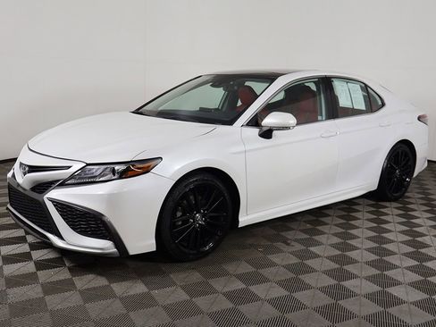 Used 2021 Toyota Camry XSE FWD image 8