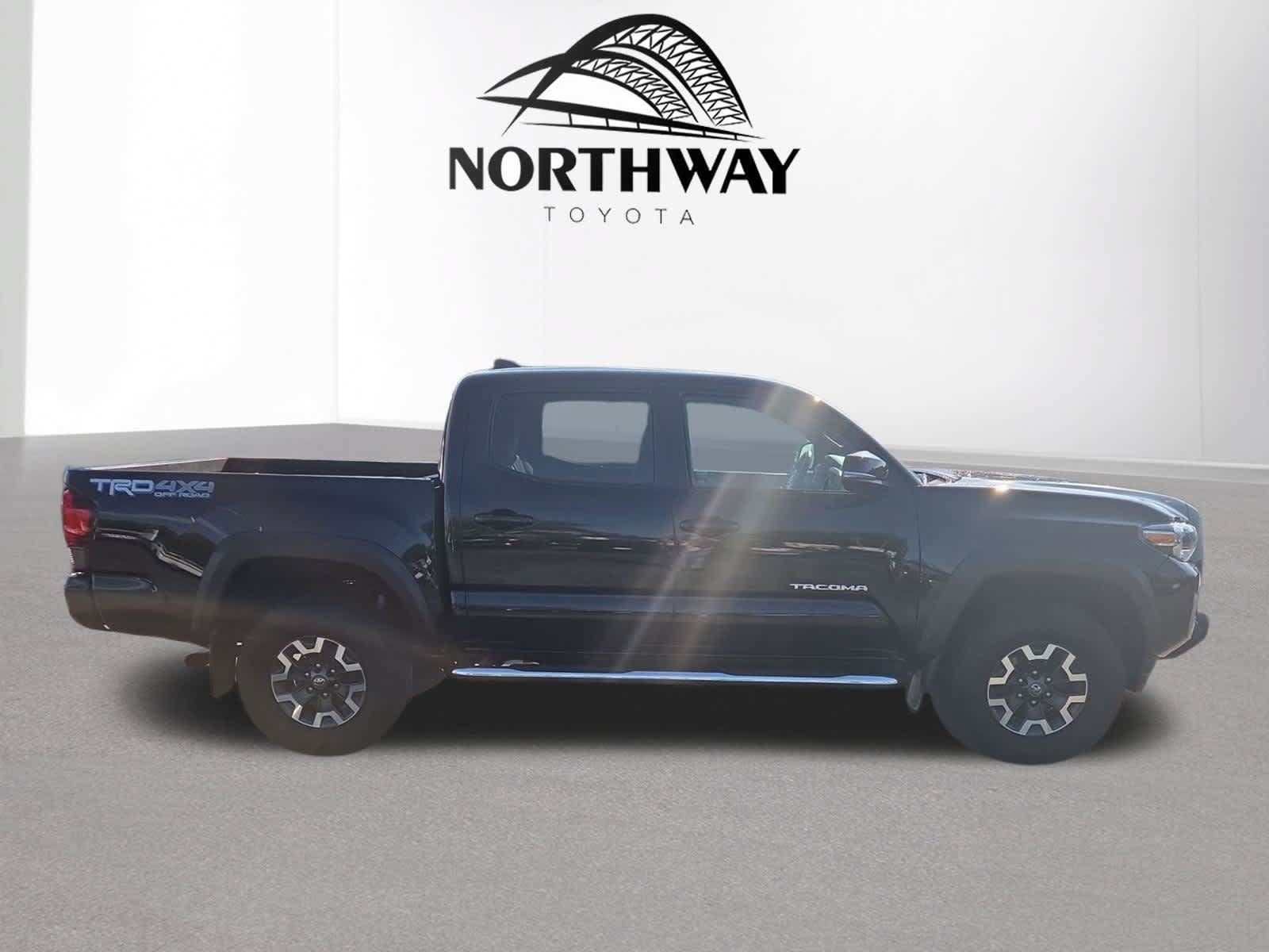 Used 2019 Toyota Tacoma TRD Off-Road w/ TRD Premium Off Road Package AWD/4WD image 2