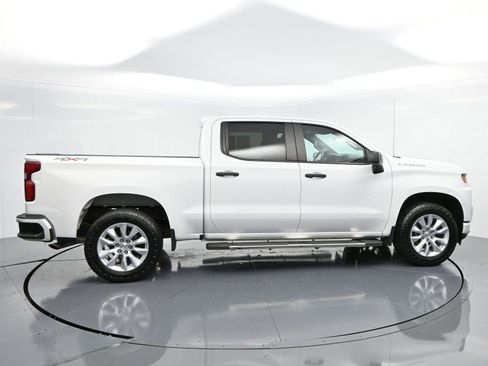 Used 2022 Chevrolet Silverado 1500 Custom w/ Safety Confidence Package image 8
