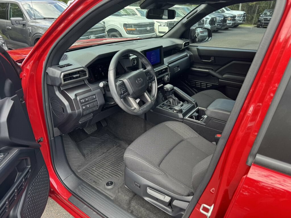 Used 2025 Toyota 4Runner SR5 AWD/4WD image 3