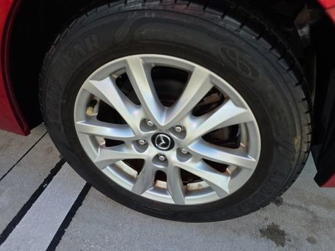 Used 2017 MAZDA MAZDA3 Sport w/ Preferred Equipment Package FWD image 4