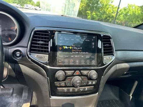 Used 2020 Jeep Grand Cherokee Altitude AWD/4WD image 8