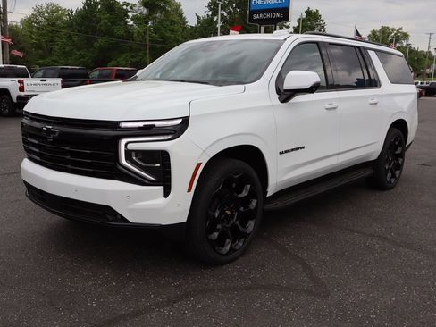 New 2026 Chevrolet Suburban RST w/ Advanced Technology Package AWD/4WD image 31