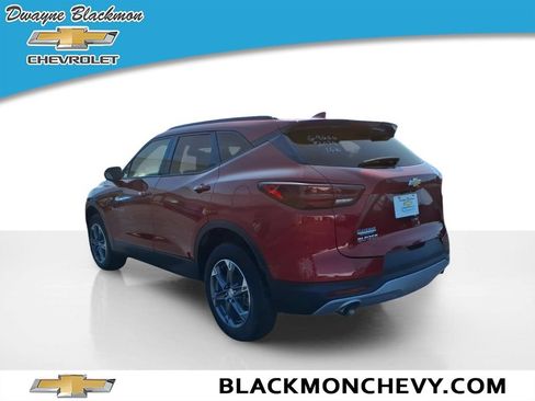 Used 2024 Chevrolet Blazer LT w/ Convenience Package FWD image 5