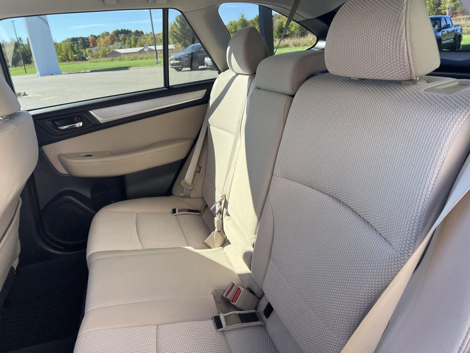 Used 2018 Subaru Outback 2.5i Premium AWD/4WD image 16