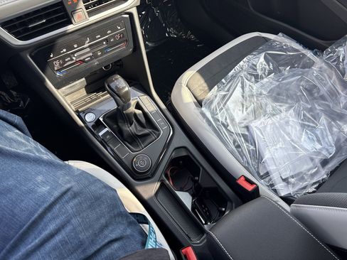 New 2026 Volkswagen Taos SE image 22