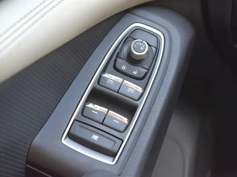 Used 2019 Subaru Ascent Limited AWD/4WD image 17