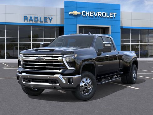 New 2026 Chevrolet Silverado 3500 LTZ w/ LTZ Convenience Package AWD/4WD image 6