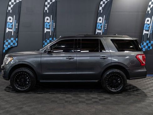 Used 2020 Ford Expedition XLT w/ Equipment Group 201A AWD/4WD image 3