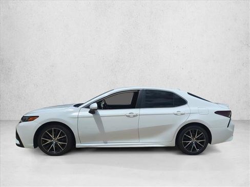 Used 2021 Toyota Camry SE FWD image 8