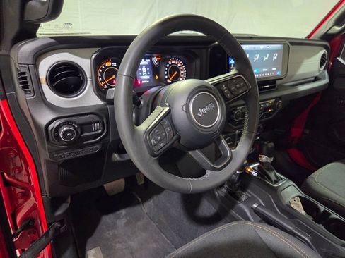 Used 2025 Jeep Wrangler Unlimited Sport AWD/4WD image 6