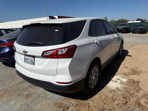 Used 2020 Chevrolet Equinox LS FWD image 4