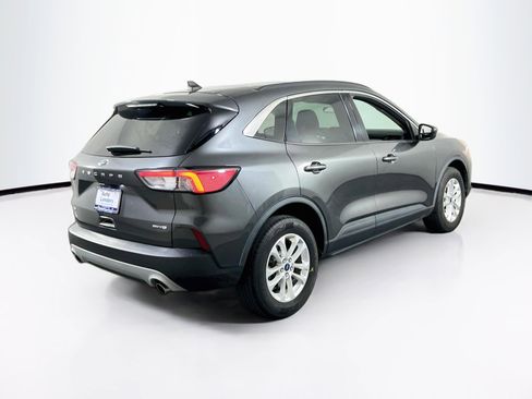 Used 2020 Ford Escape SE image 5