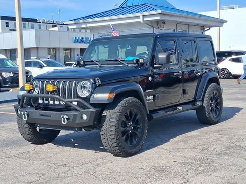 Used 2019 Jeep Wrangler Unlimited Sahara AWD/4WD image 2