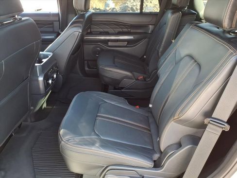 Certified 2023 Ford Expedition Platinum image 11