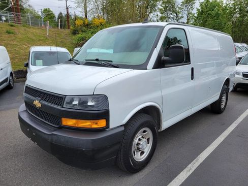 Used 2019 Chevrolet Express 2500 2500 3dr Cargo Van w/ Driver Convenience Package image 3