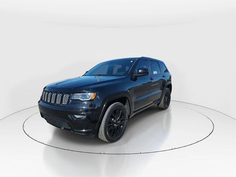 Used 2020 Jeep Grand Cherokee Altitude image 4