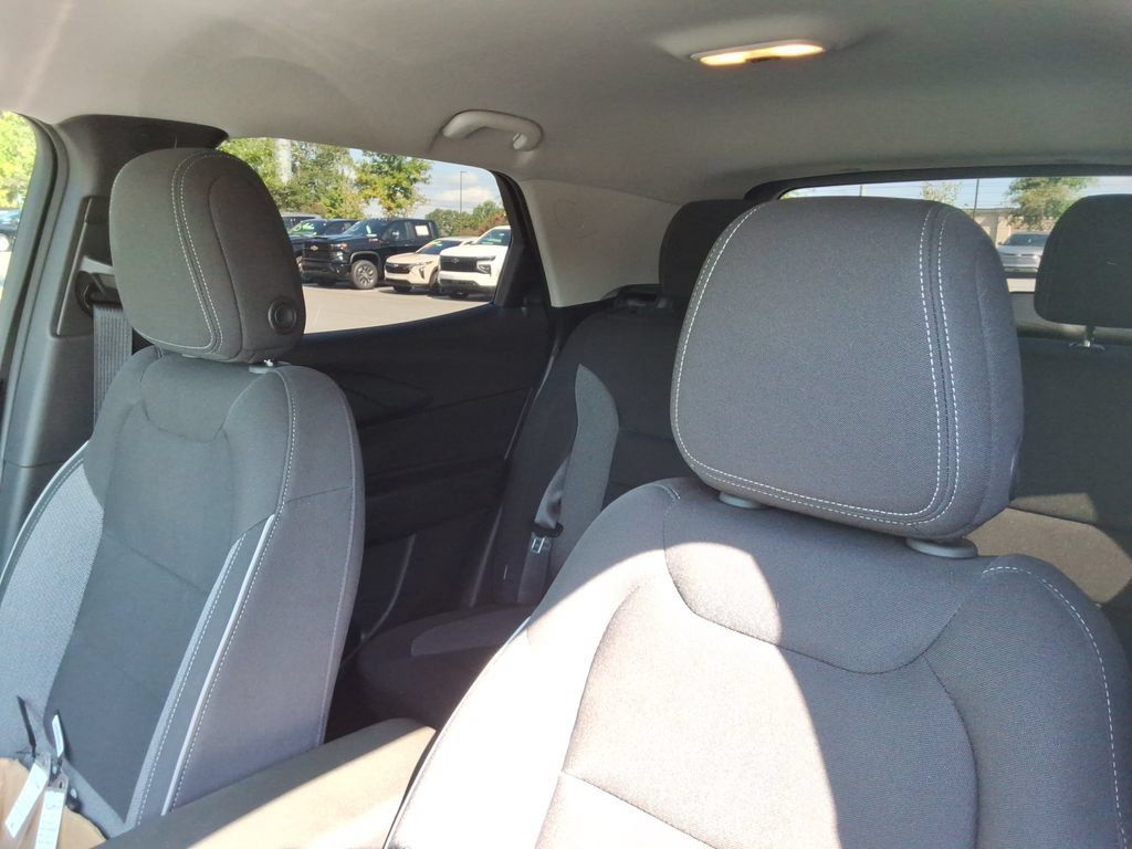 Certified 2024 Chevrolet TrailBlazer LT w/ Convenience Package FWD image 23
