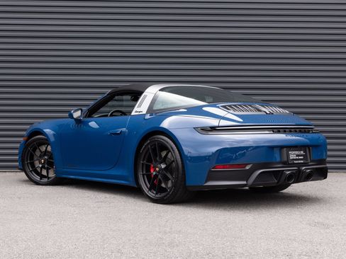 Certified 2025 Porsche 911 Targa 4 GTS AWD/4WD image 3