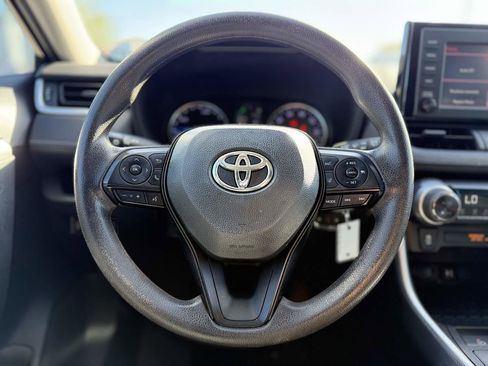 Used 2019 Toyota RAV4 LE image 15
