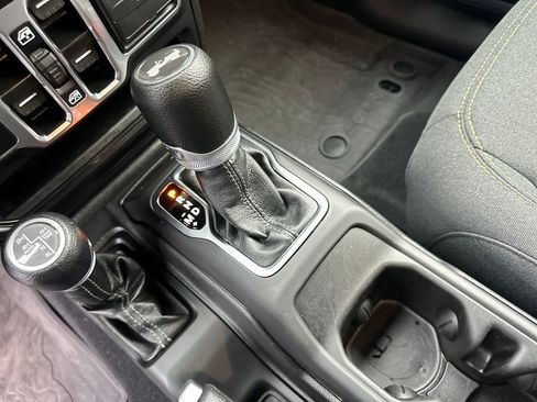 Used 2024 Jeep Wrangler Unlimited image 24