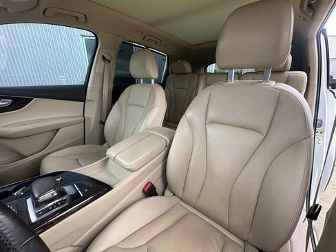 Used 2017 Audi Q7 3.0T Premium Plus w/ Premium Plus Package image 11