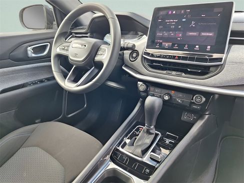 Used 2023 Jeep Compass Sport image 26