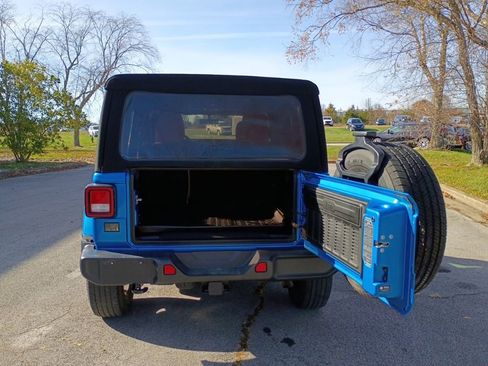 Used 2022 Jeep Wrangler Unlimited Sahara image 10