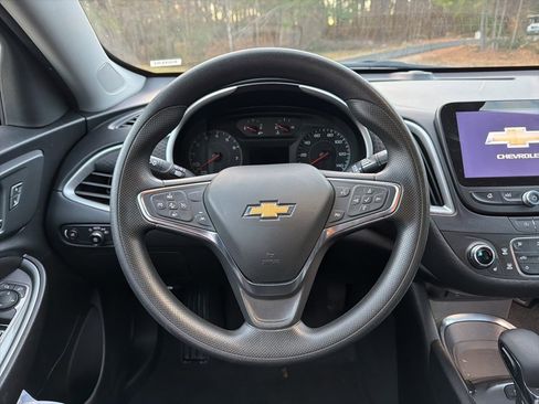 Used 2024 Chevrolet Malibu LT image 11